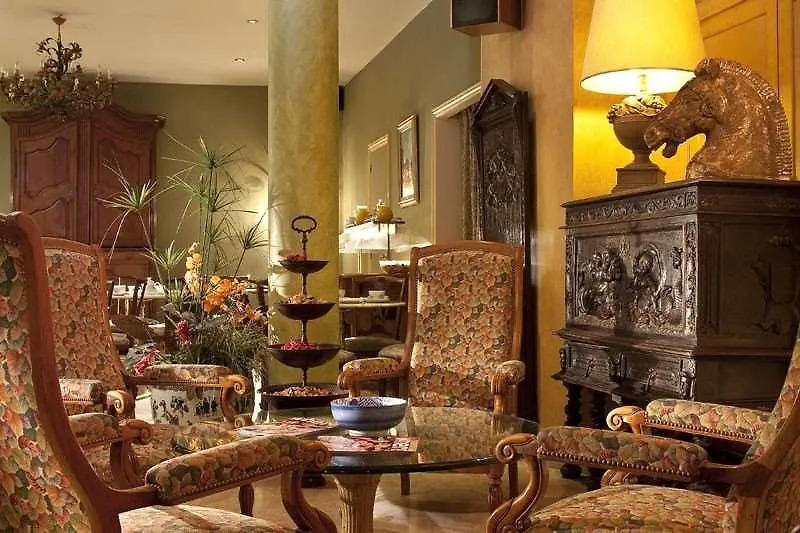 Cecilia Arc De Triomphe Hotel Paris