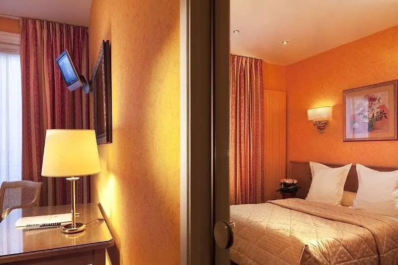 Cecilia Arc De Triomphe Hotel Paris
