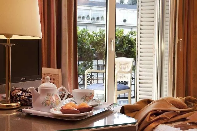 Cecilia Arc De Triomphe Hotel Paris